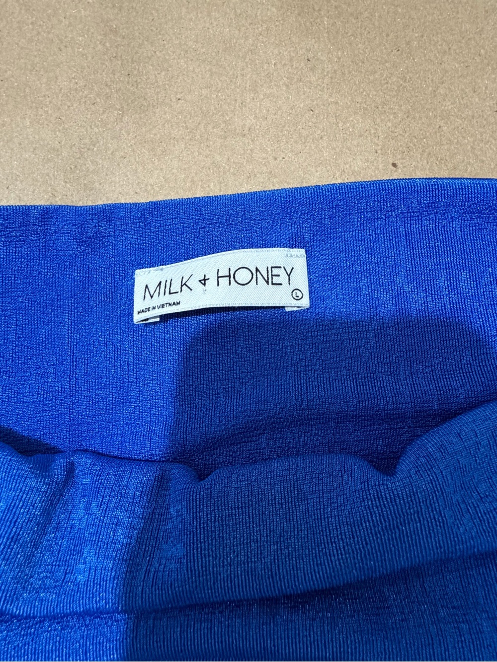 Milk + Honey Blue Off Shoulder Ruched Top Size L NWT 💙 - Picture 4 of 6